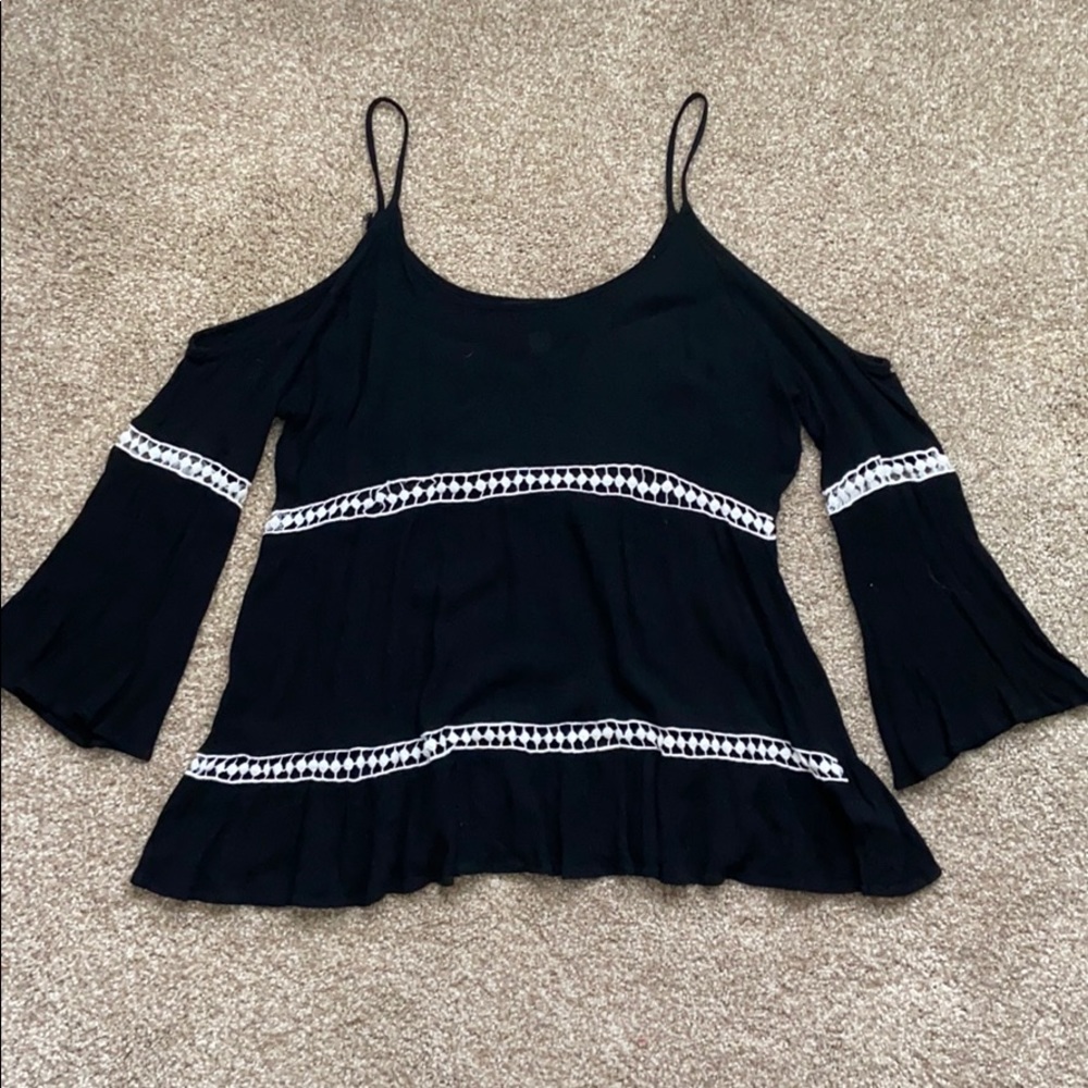 Women’s cutout shoulder blouse